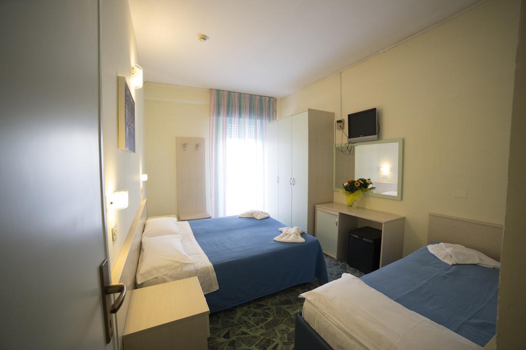 Hotel Europa Rimini Exteriör bild