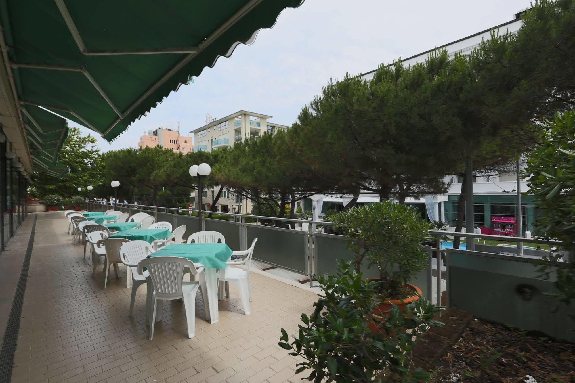 Hotel Europa Rimini Exteriör bild
